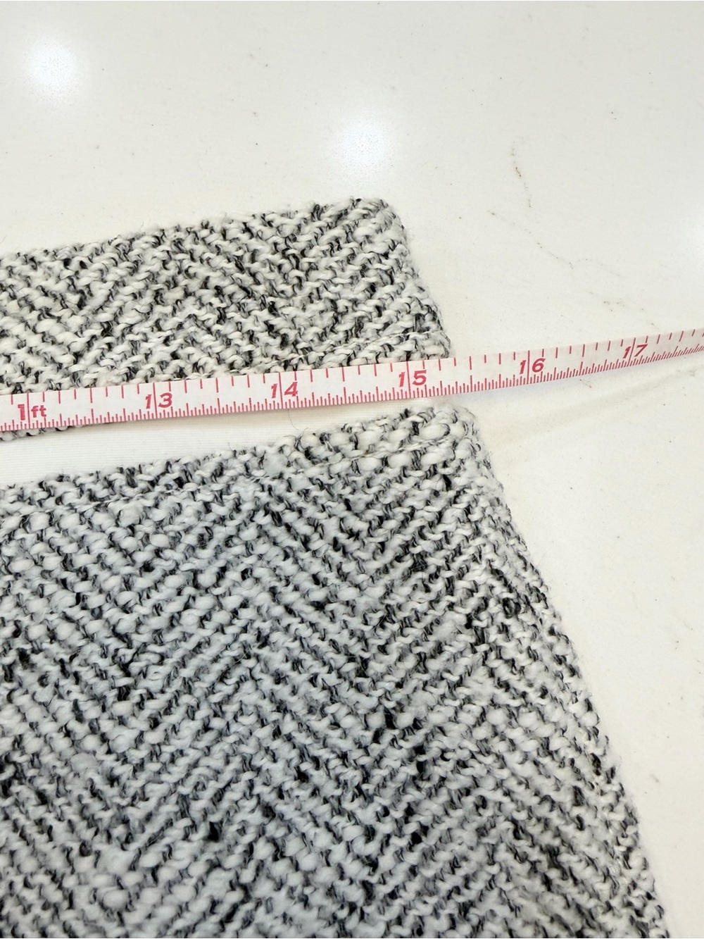 White House Black Market Herringbone Tweed Mini Skirt Size 6 - Picture 8 of 8